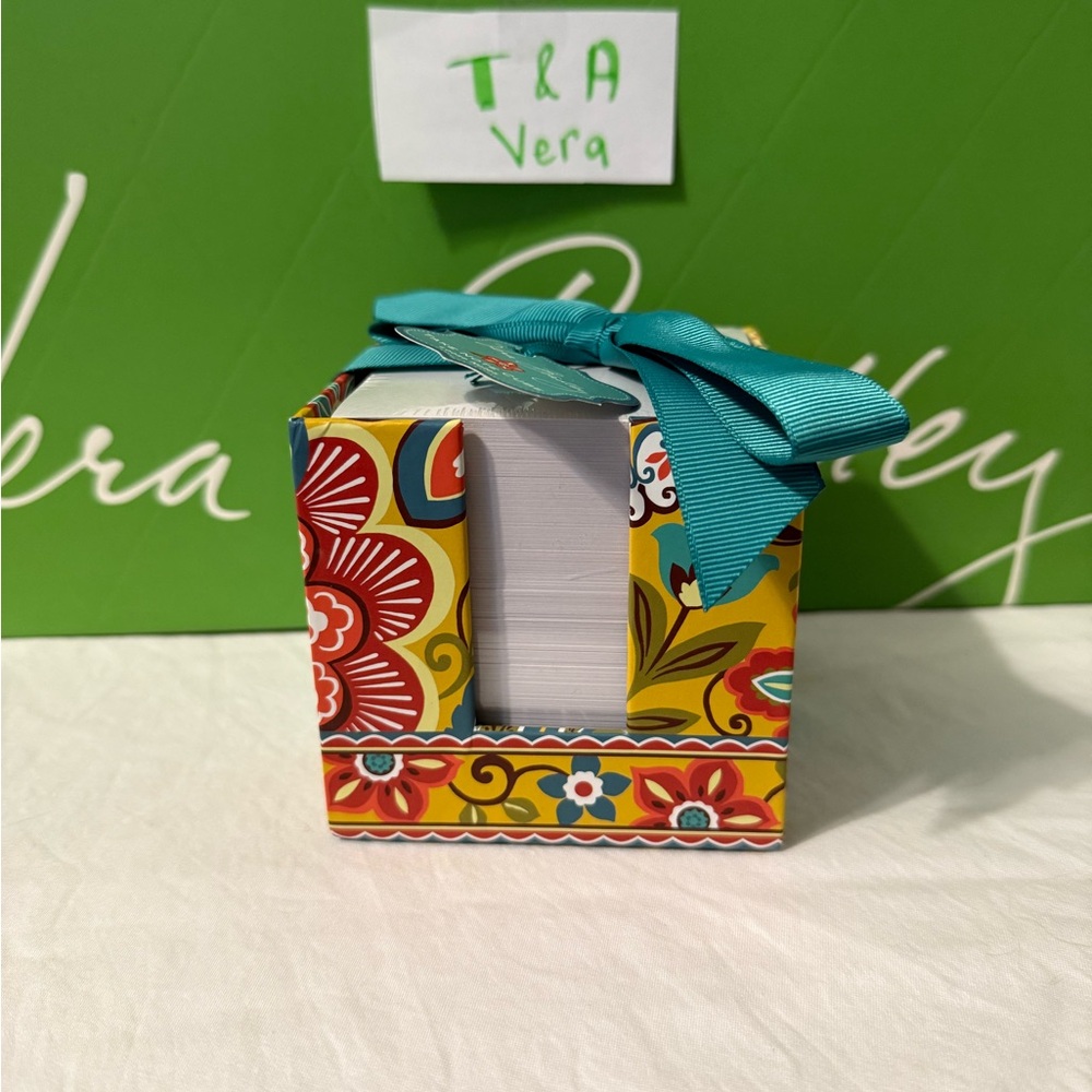 NWT Vera Bradley Provencal Take Note Cube Retired pattern